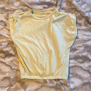 Crop shirt. Size medium